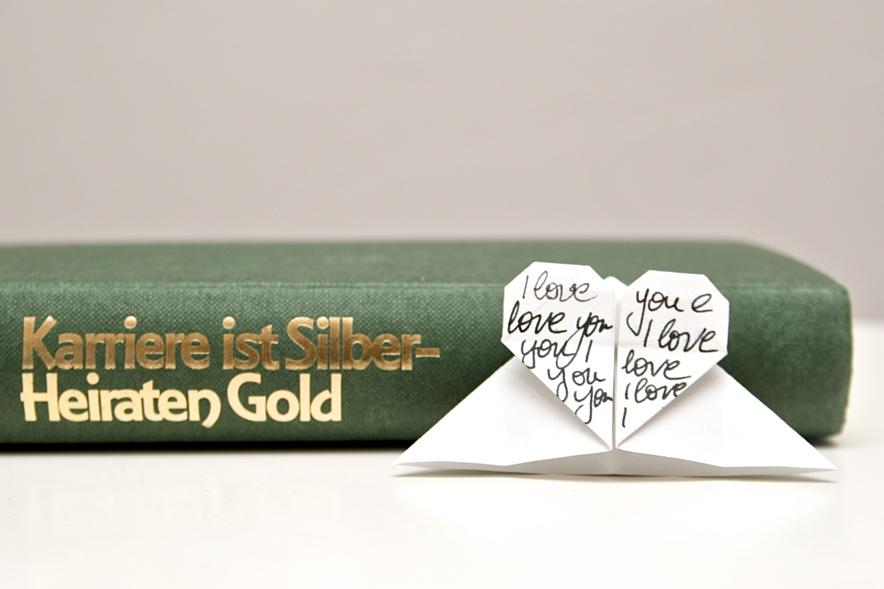 Love is in the air, Origami-Herz-Lesezeichen mit Masking Tape zum Valentinstag