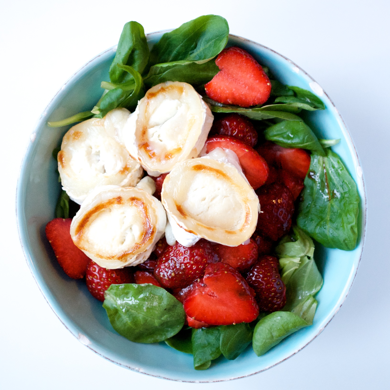 Feldsalat mit Erdbeeren und gratiniertem Ziegenkäse oder einfach ...