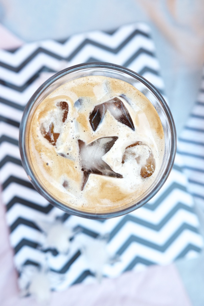 Latte Macchiato auf Eis, Lieblingssommerdrink und Glücklichmacher | Pinkepank (4)