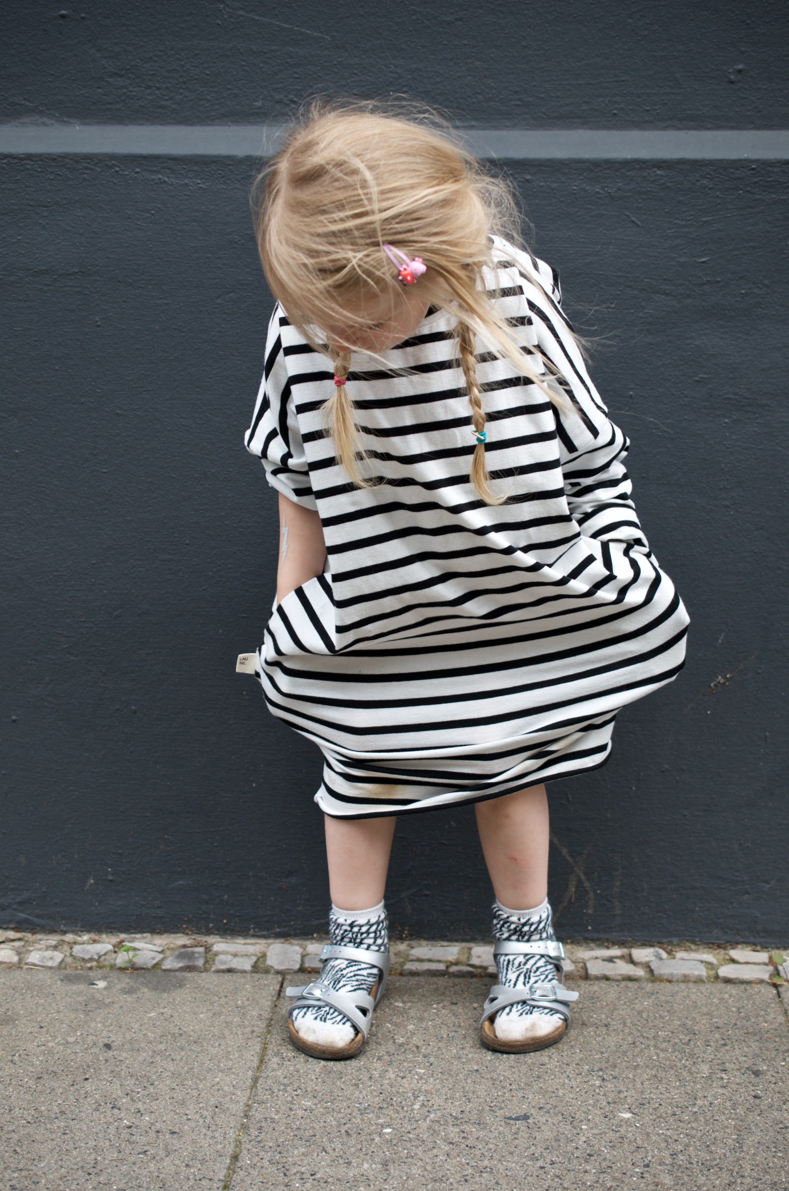 Mama Mini Look in Streifenkleidern von Laune - ein gemütliches Kleid mit Taschen für jeden Tag und Anlass