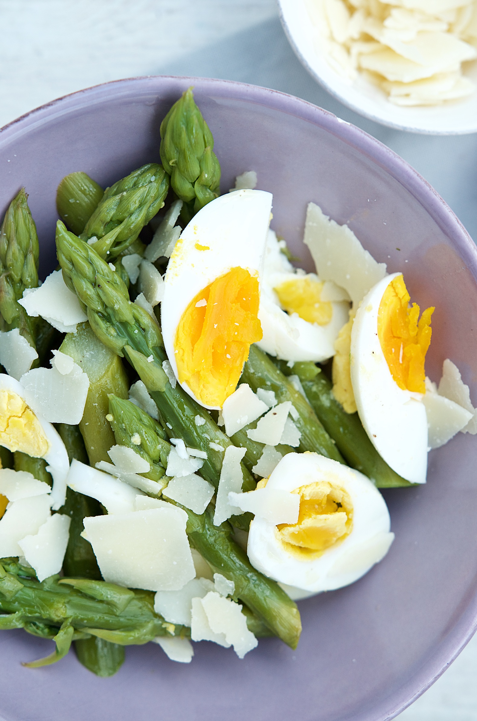 Rezept für Spargel-Salat mit Ei und Parmesan