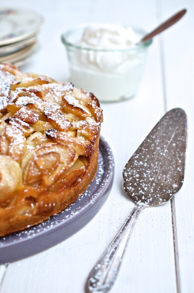 Rezept für Apfelkuchen mit Crème fraîche und Calvados