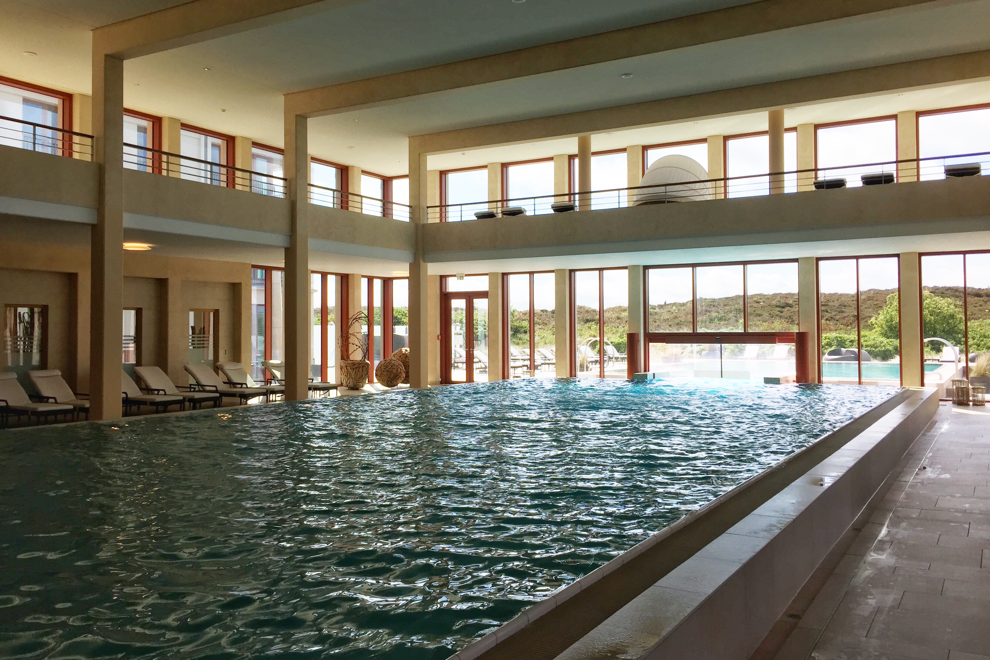 Schwimmbad im Arosa Hotel Sylt