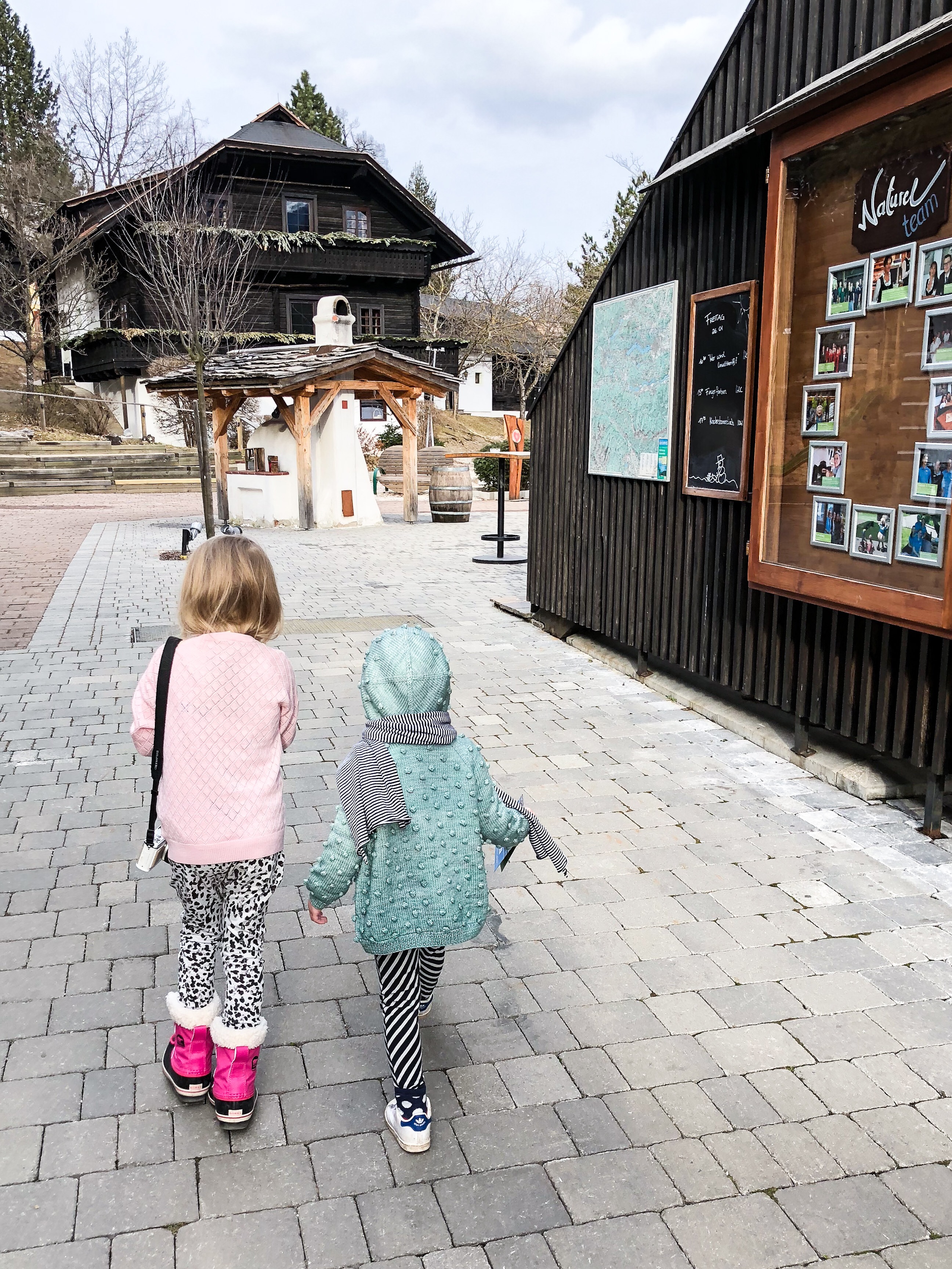 Familienurlaub in Naturel Dorfhotel Schönleitn - Kurze Wege, keine Autos. Die Kinder können auch einfach mal loslaufen. 