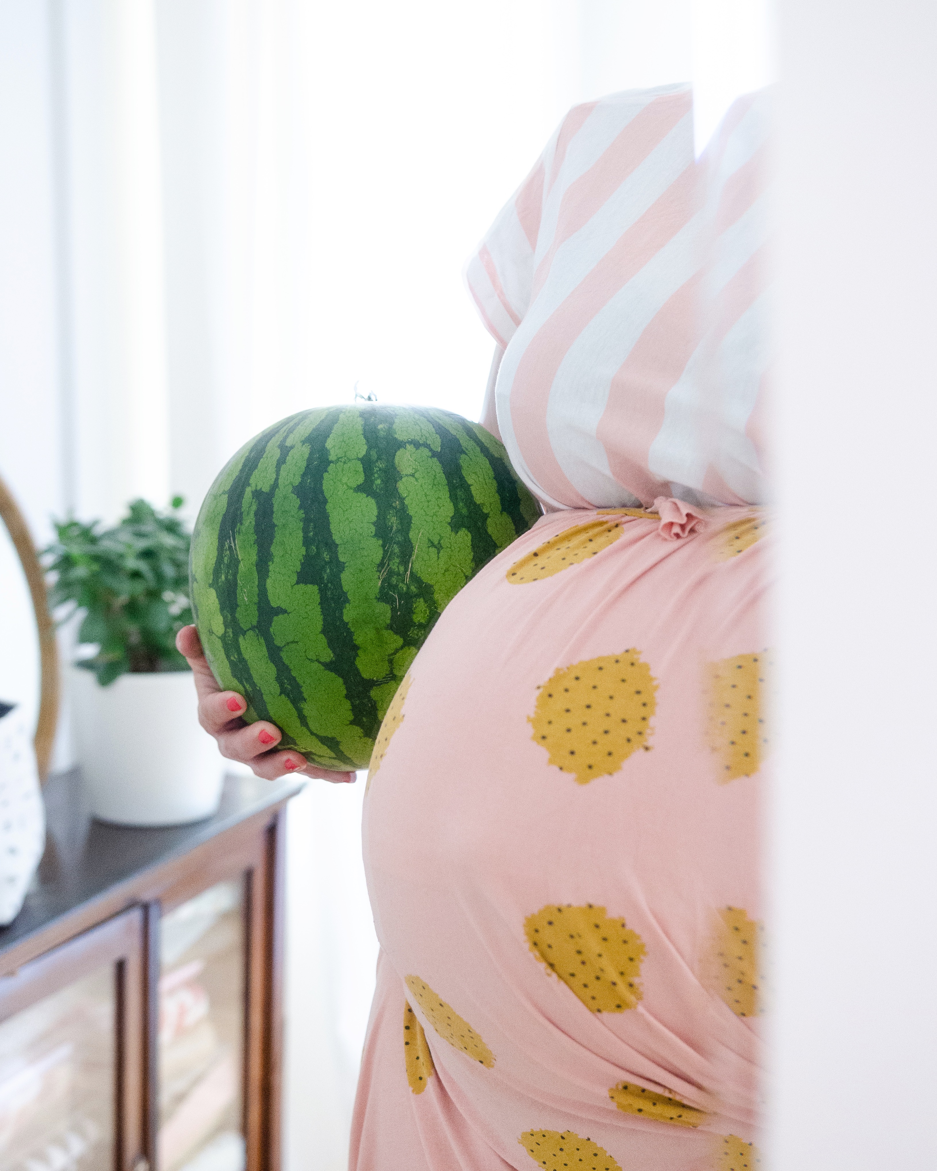 Hochschwanger im Hochsommer - 10 kühlende Tipps