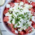 Rezept für Feta Melonen Salat mit frischer Minze - perfekt zum Grillen oder als Low Carb Salat