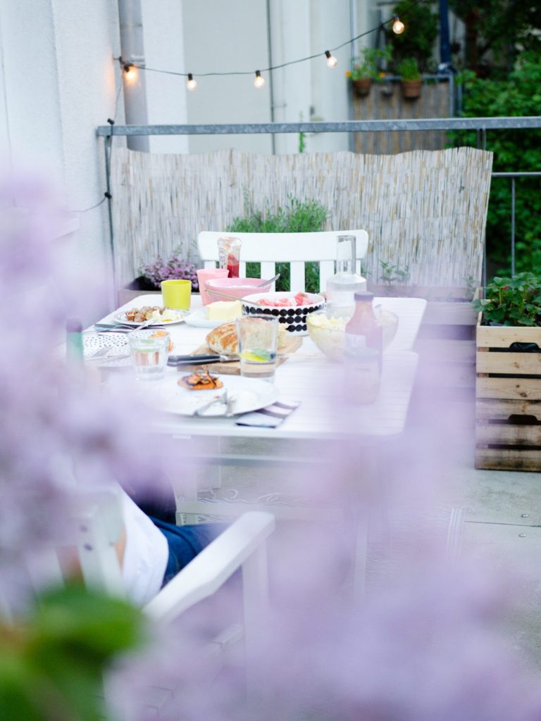 Essen auf dem Balkon - vegetarisch grillen