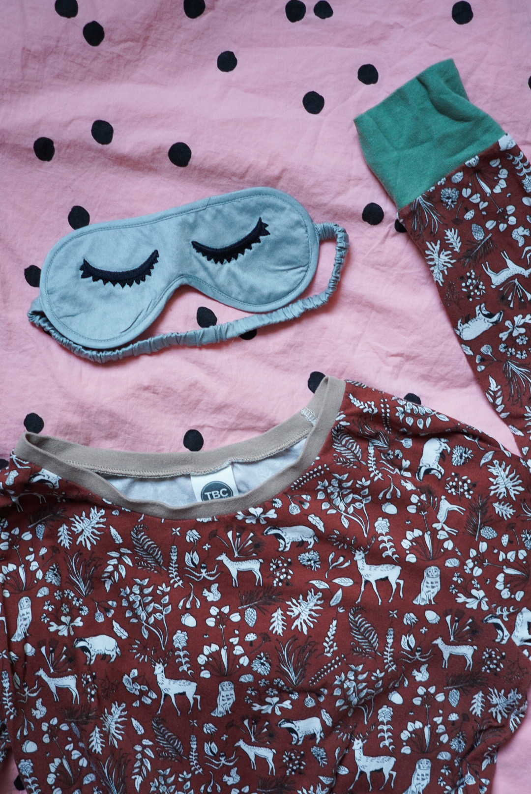 Ab ins Bett - schöne Schlafanzüge, Nachthemden und Pyjamas fürs Frauen